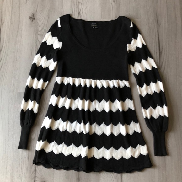 Nicole Miller Dresses & Skirts - Nicole Miller Black and White Sweater Dress